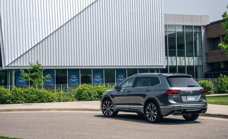  Volkswagen Tiguan R-Line 2017 года  (NA) (фото 42 из 43)